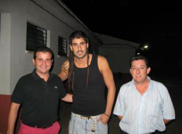 MELENDI PRESENTÓ EN CONCIERTO SU ÉXITO "MIENTRAS NO CUESTE TRABAJO"
