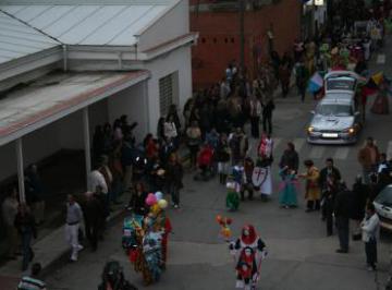 S%E1bado%2C%202%20de%20febrero%2C%20Gran%20desfile%20Infantil%20y%20de%20Adultos.