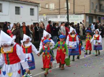 S%E1bado%2C%202%20de%20febrero%2C%20Gran%20desfile%20Infantil%20y%20de%20Adultos.