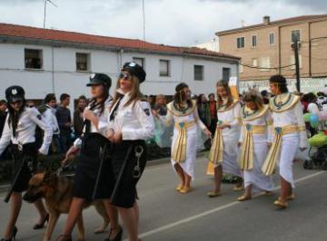 S%E1bado%2C%202%20de%20febrero%2C%20Gran%20desfile%20Infantil%20y%20de%20Adultos.