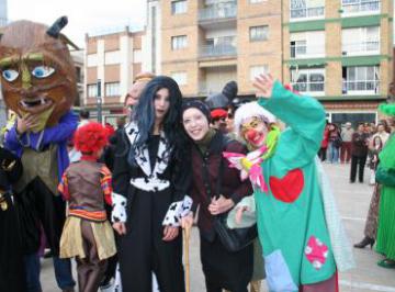 Martes%2C%205%20de%20febrero%2C%20GRAN%20DESFILE%20DE%20CARNAVAL%20POPULAR.