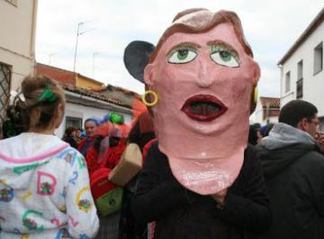 Martes%2C%205%20de%20febrero%2C%20GRAN%20DESFILE%20DE%20CARNAVAL%20POPULAR.