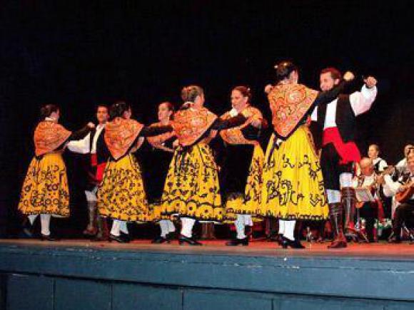 MUESTRA - EXHIBICIÓN DEL TALLER DE FOLCLORE