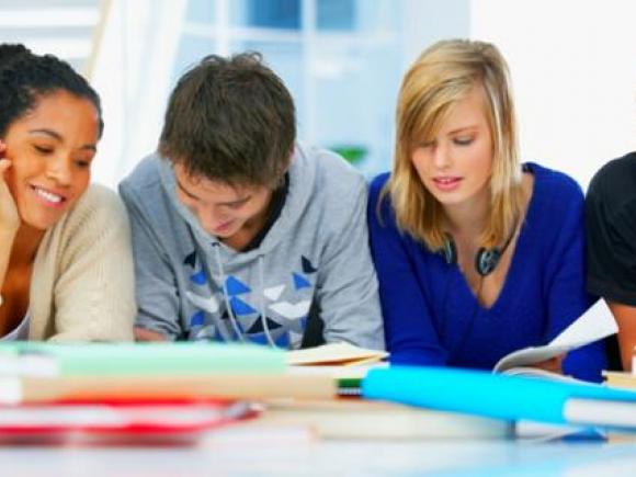 PLAZO DE INSCRIPCIÓN PARA LOS CURSOS DE INGLÉS, MÚSICA, PORTUGUÉS E INFORMÁTICA