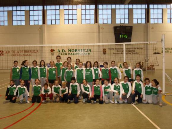 GRAN EXITO EN LA 1ª CONVOCATORIA DE JUDEX DE MINIVOLEY DE LA TEMPORADA 2010-2011 EN MORALEJA