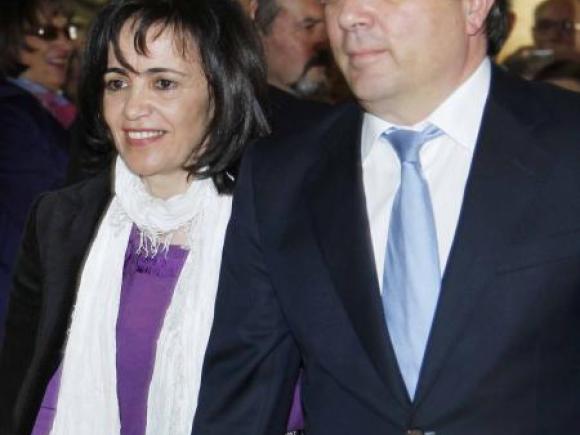 VARA INAUGURA EL CENTRO DE DÍA DE MORALEJA.