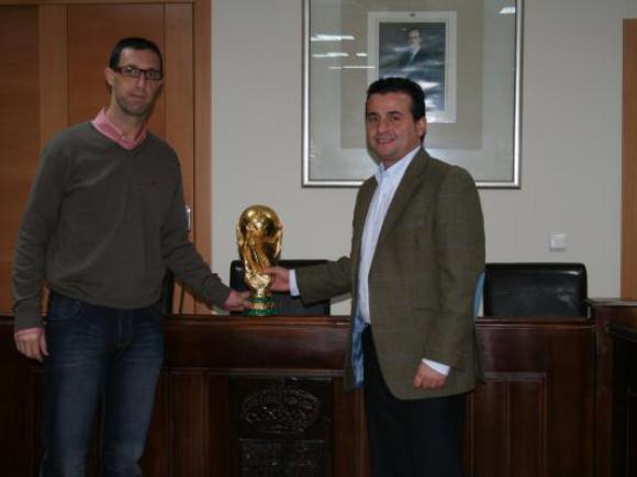 VISITA DE LA COPA DEL MUNDO DE FÚTBOL 2010  A MORALEJA