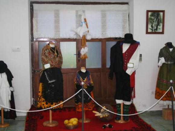 EXPOSICIÓN DE SAN BLAS EN LA CASA TORIL