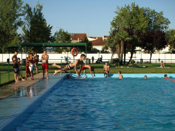 APERTURA DE LAS PISCINAS MUNICIPALES DE MORALEJA