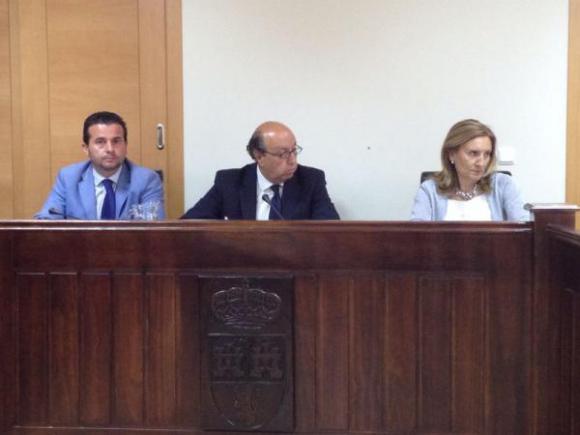 EL DELEGADO DEL GOBIERNO EN EXTREMADURA PRESIDE LA JUNTA DE SEGURIDAD LOCAL DE MORALEJA.