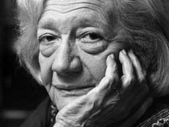 BIBLIOTECA PÚBLICA DE MORALEJA HOMENAJE A LA ESCRITORA FALLECIDA RECIENTEMENTE ANA MARÍA MATUTE