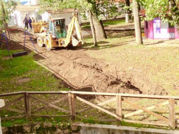 EL AYUNTAMIENTO EJECUTA LA OBRA PARA LA MEJORA DE LA CALIDAD DEL AGUA DE LA PISCINA NATURAL