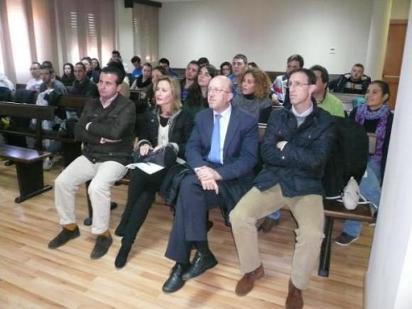 EL ALCALDE DE MORALEJA Y LA D.G DE FORMACIÓN, VISITAN A LOS ALUMNOS DEL PROGRAMA @PRENDIZEXT EL ALCALDE DE MORALEJA Y LA D.G DE FORMACIÓN, VISITAN A LOS ALUMNOS DEL PROGRAMA @PRENDIZEXT