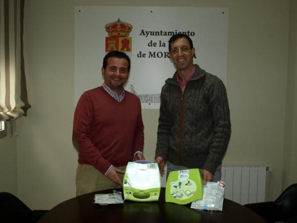 EL AYUNTAMIENTO DE MORALEJA DOTA DE UN SEGUNDO DESFIBRILADOR A SUS INSTALACIONES DEPORTIVAS