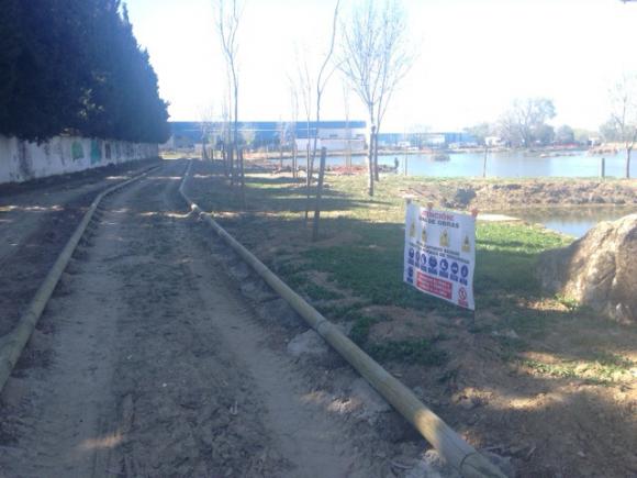 CONTINÚAN LAS OBRAS DE ACONDICIONAMIENTO DE “LOS CHARCONES” Y EL “EL PONTÓN” CONTINÚAN LAS OBRAS DE ACONDICIONAMIENTO DE “LOS CHARCONES” Y EL “EL PONTÓN”