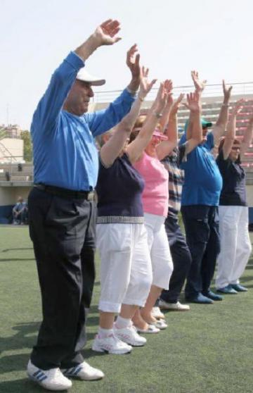 JUGAMOS COMO NIETOS