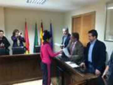 EL CONSEJERO DE FOMENTO ENTREGÓ SIETE VIVIENDAS DE PROMOCIÓN PÚBLICA A FAMILIAS DE MORALEJA.