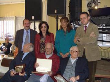 LA CONSEJERA DE BIENESTAR SOCIAL CELEBRA EL XXV ANIVERSARIO DE LA FUNDACIÓN DEL HOGAR DE MAYORES