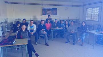EL ALCALDE DE MORALEJA, PEDRO CASELLES, VISITA EL TALLER “TEENEMPRENDE” DEL IES JÁLAMA.