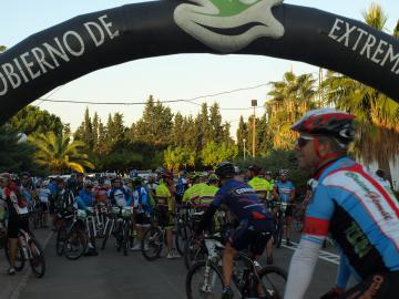 MORALEJA Y SIERRA DE GATA SE LLENA DE CICLISTAS